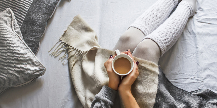 寒い冬の夜に厚着で寝るのはng 質の良い睡眠のための服装とは ルームウェア パジャマの通販 ナルエ